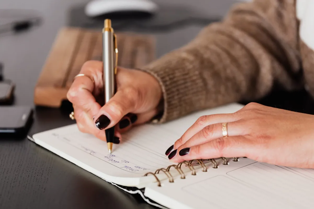 Tipos de comunicados: Guía para una estrategia eficaz de relaciones con los medios de comunicación